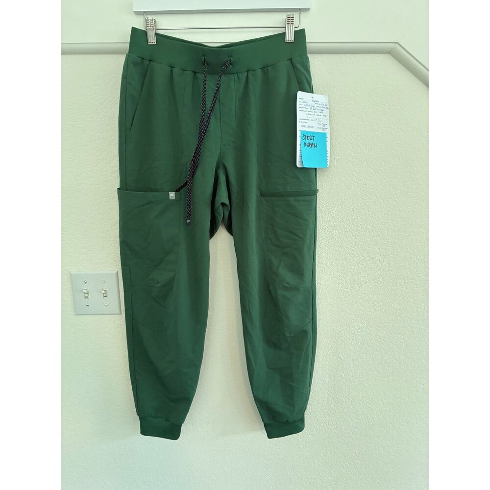 NWT Fabletics Mens Medium Short All Shift Scrub Jogger Hunter Green READ